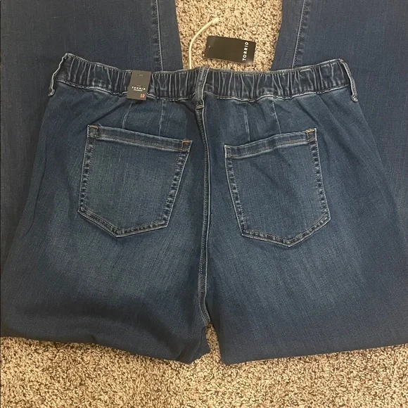 Torrid Women's Weekend Wide Leg Super Soft Mid-Rise Jeans - Picture 6 of 7